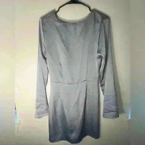 Cute Sky blue wrap dress size medium - Picture 2 of 2